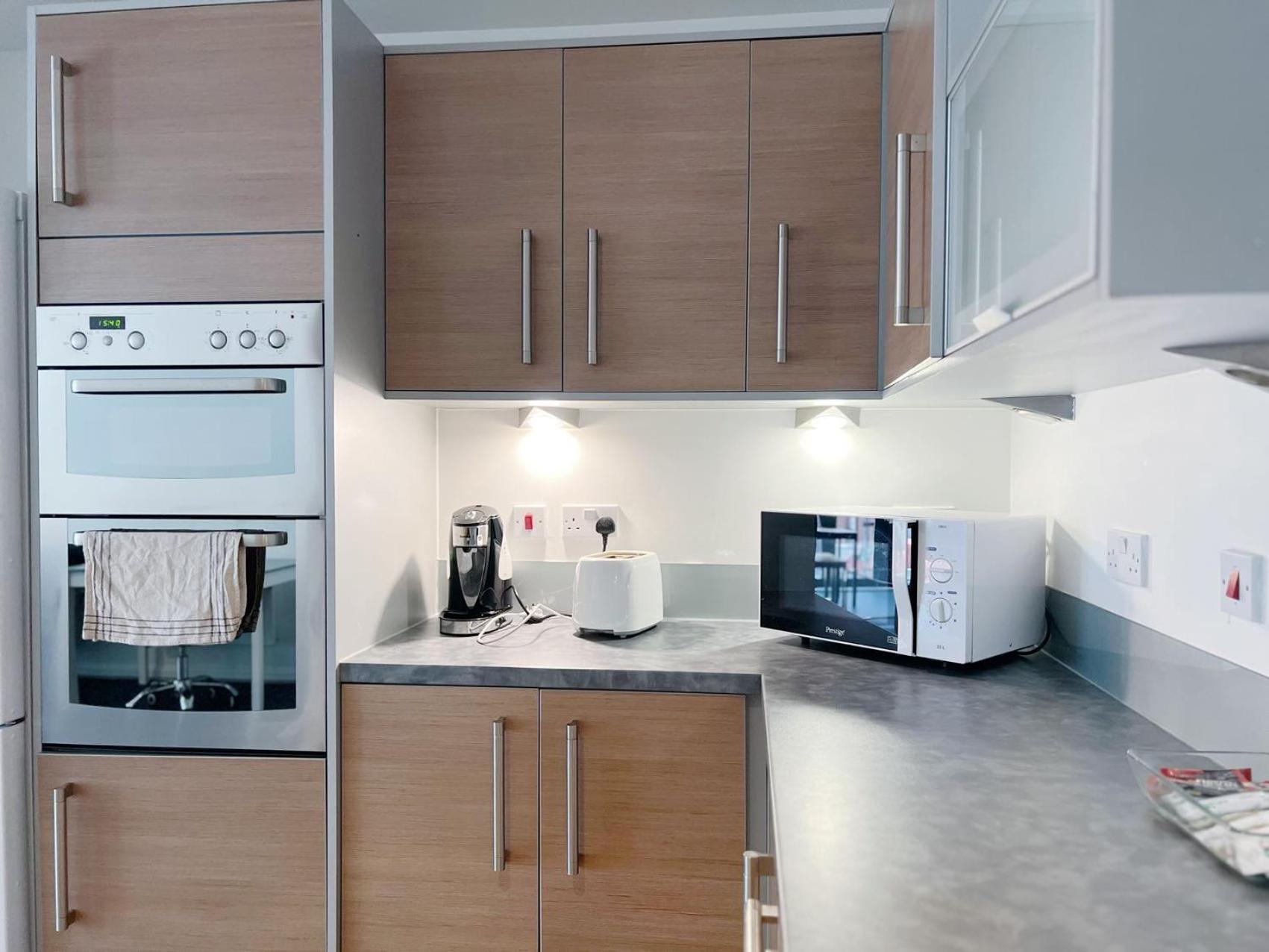 Comfort Seaside Two-Bedroom Apt Swansea Buitenkant foto