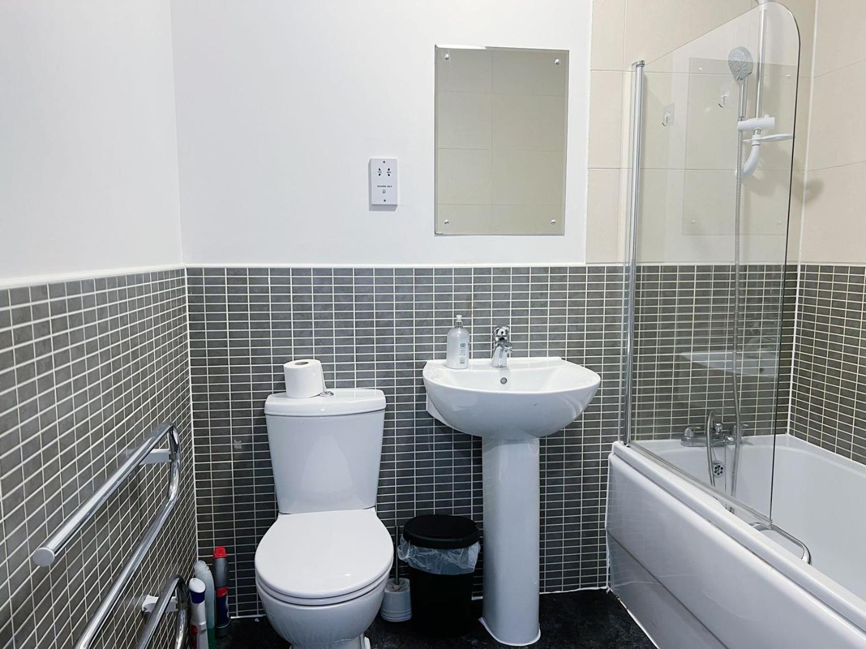 Comfort Seaside Two-Bedroom Apt Swansea Buitenkant foto